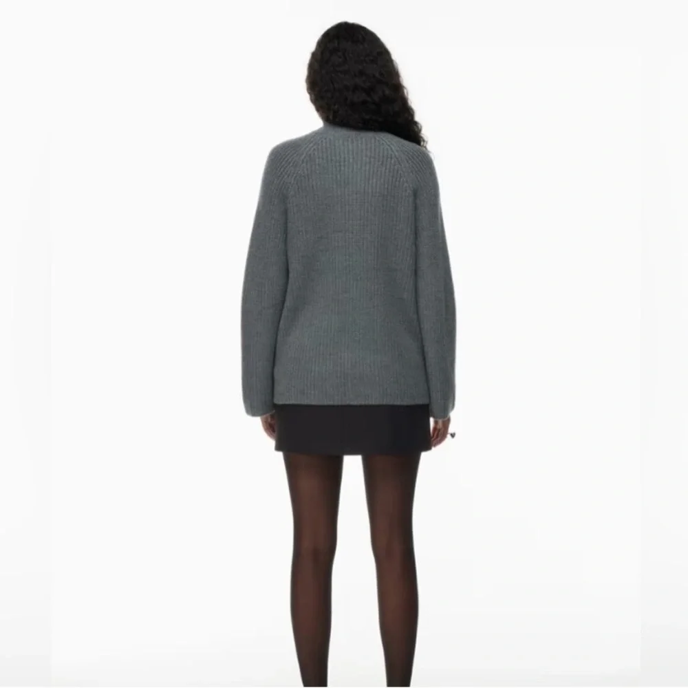 Aritzia Slate Grey 100% Merino Ribbed Turtleneck Sweater - Picture 4 of 14